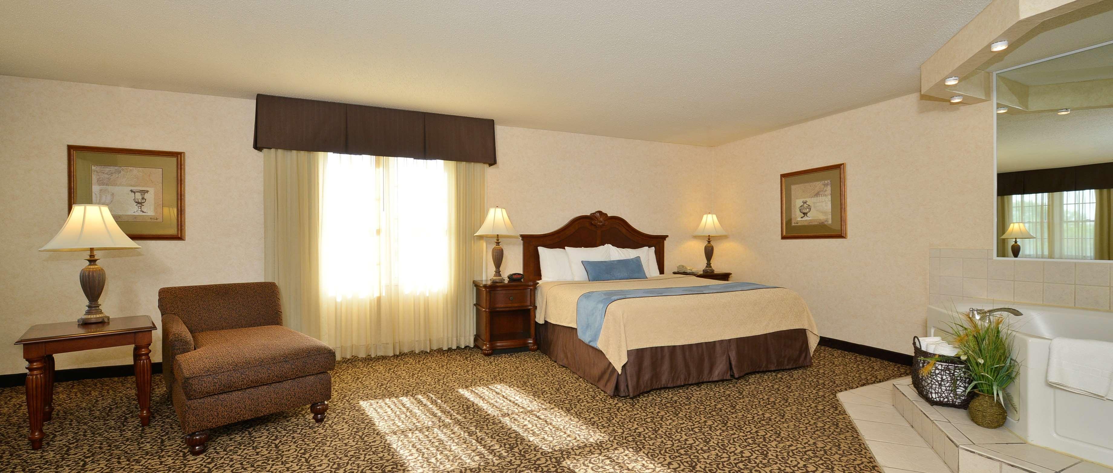 Best Western Plus Steeplegate Inn Davenport Exteriér fotografie