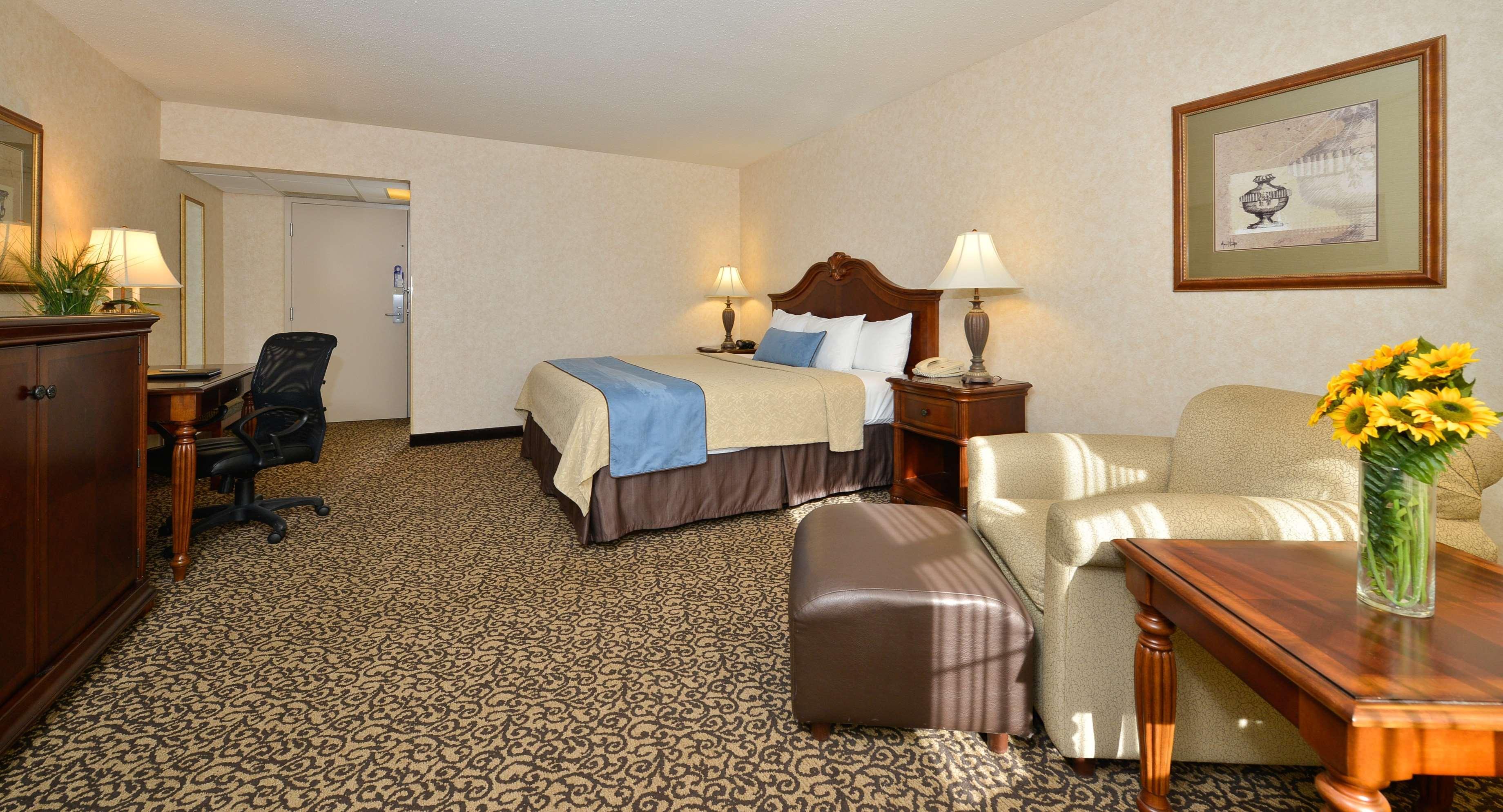 Best Western Plus Steeplegate Inn Davenport Exteriér fotografie