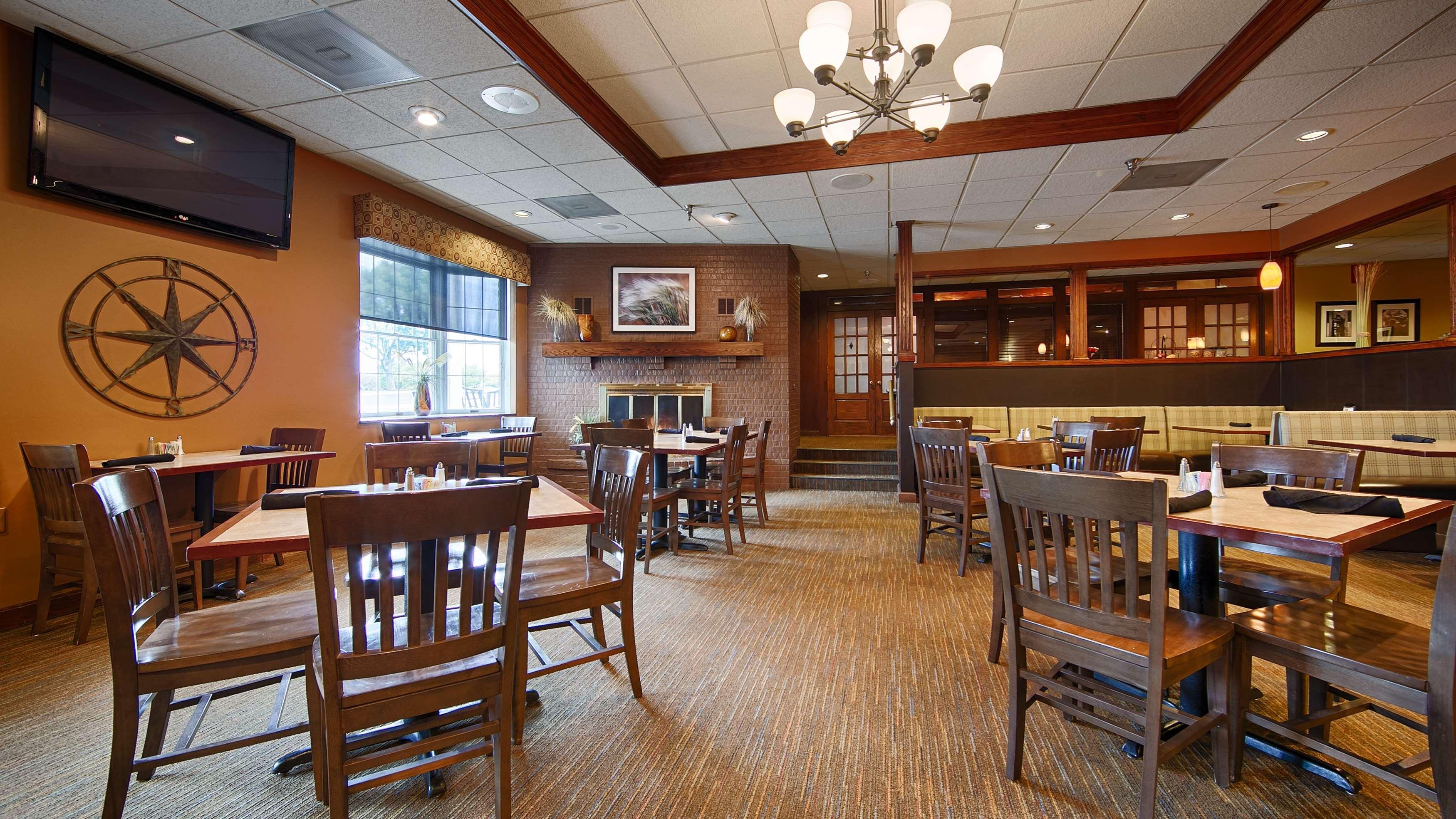 Best Western Plus Steeplegate Inn Davenport Exteriér fotografie