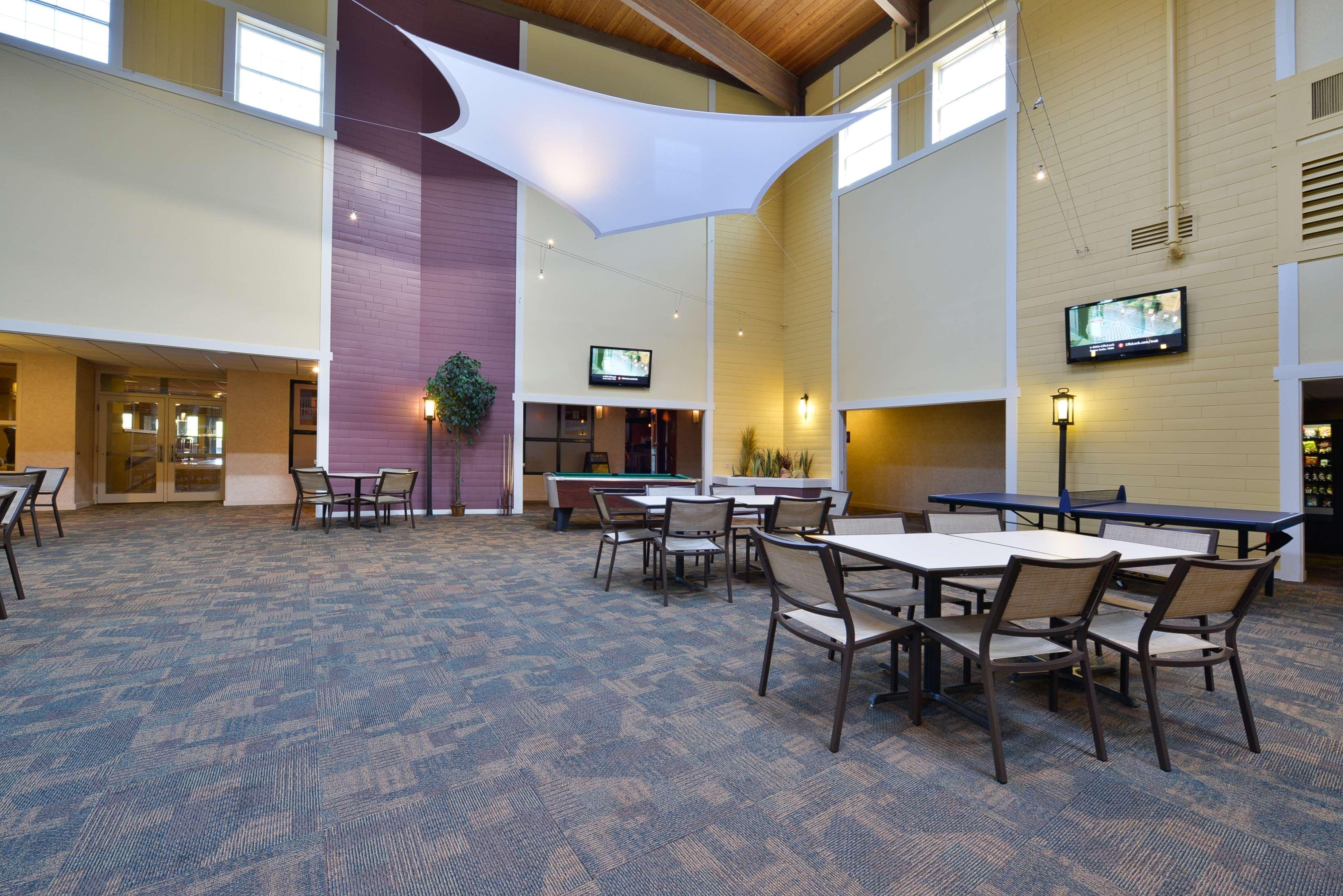 Best Western Plus Steeplegate Inn Davenport Exteriér fotografie