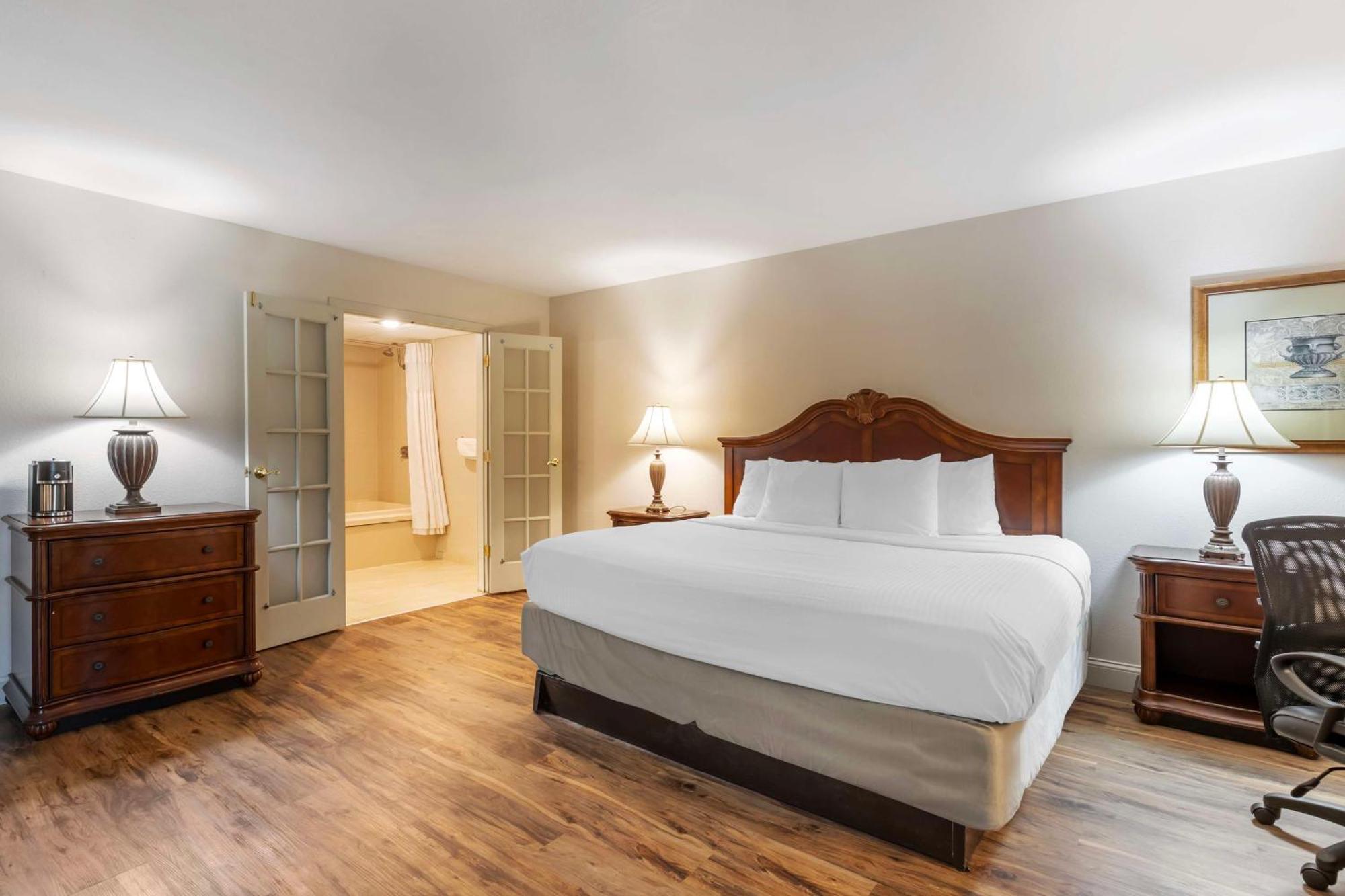 Best Western Plus Steeplegate Inn Davenport Exteriér fotografie