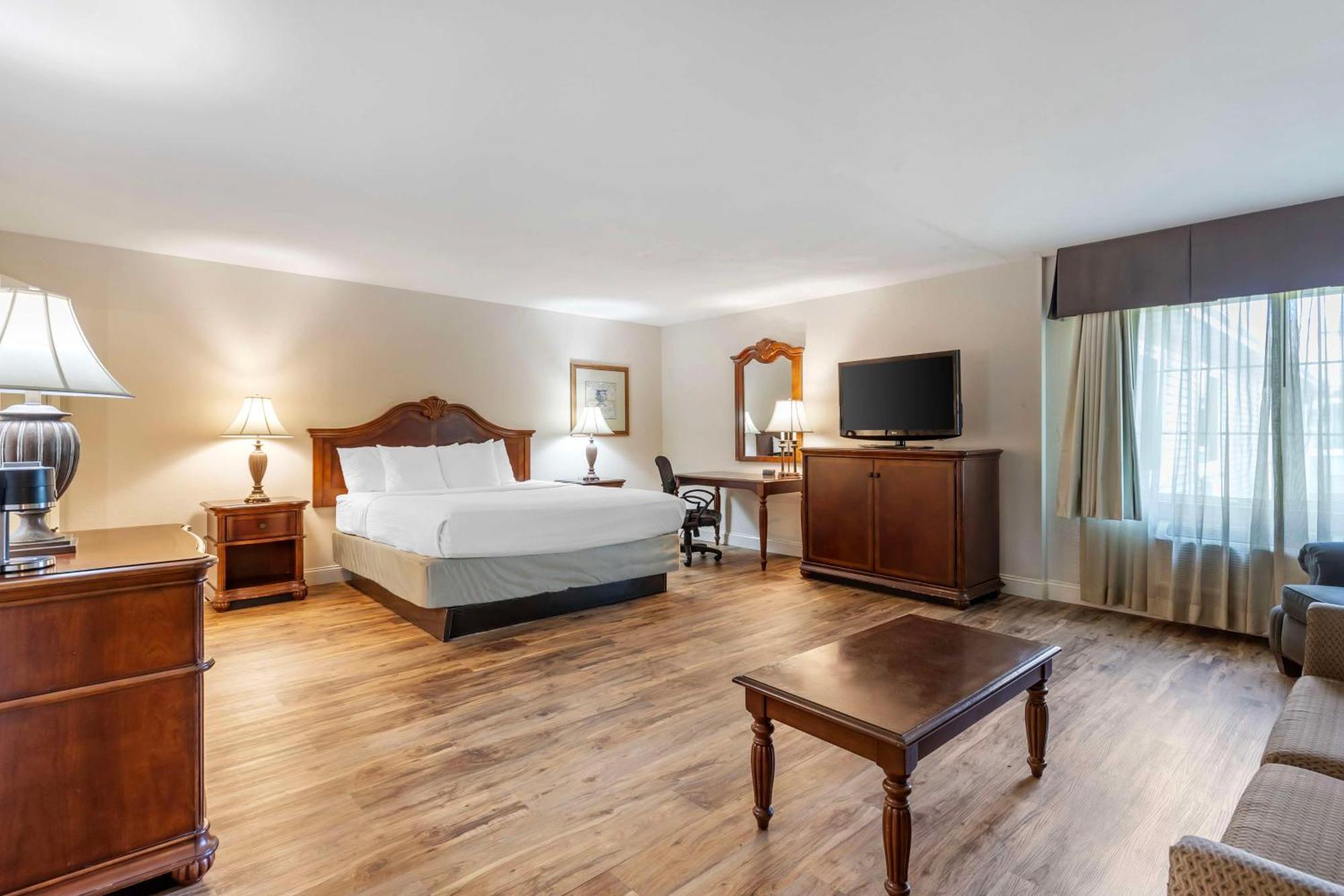 Best Western Plus Steeplegate Inn Davenport Exteriér fotografie