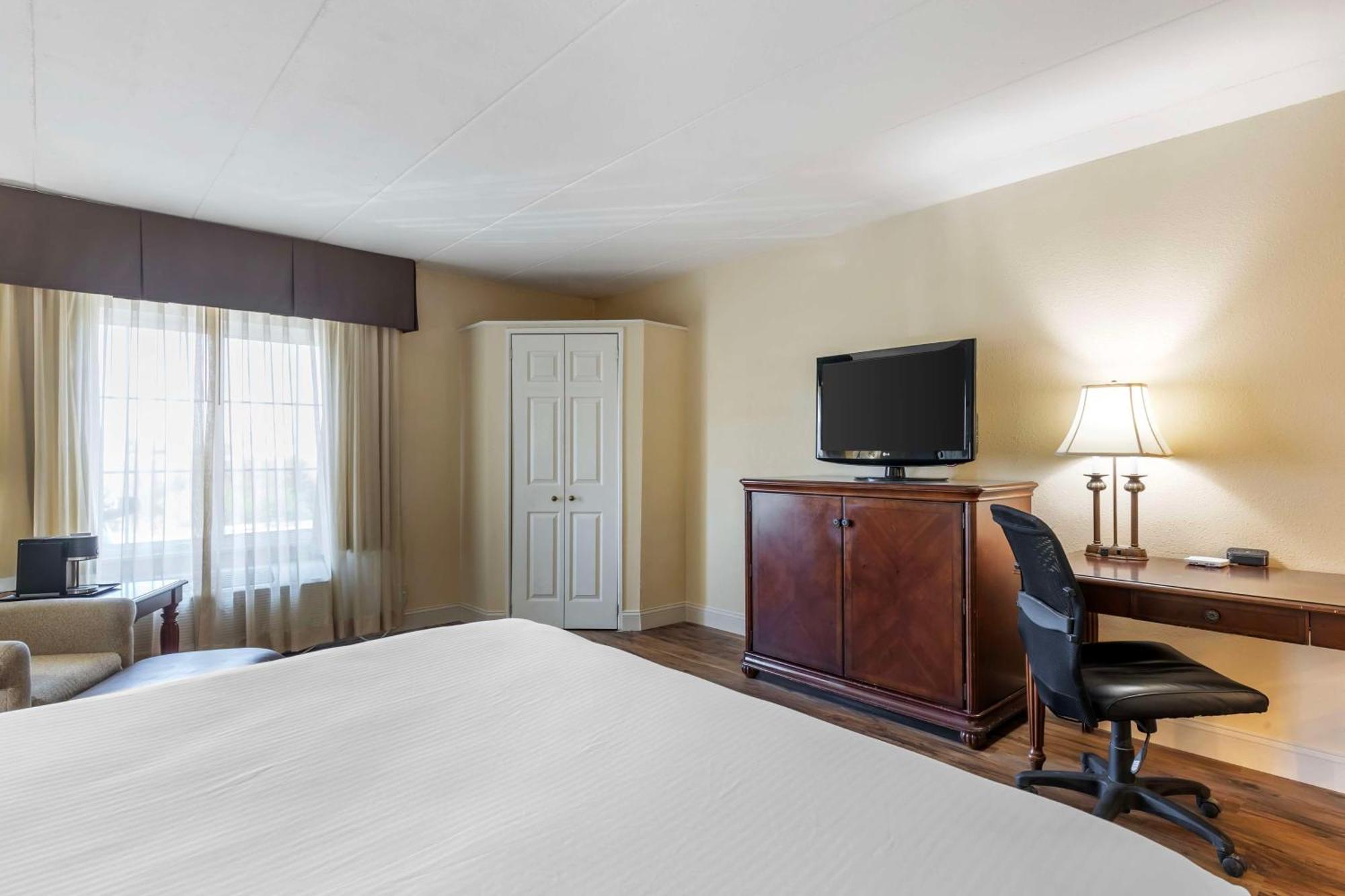Best Western Plus Steeplegate Inn Davenport Exteriér fotografie
