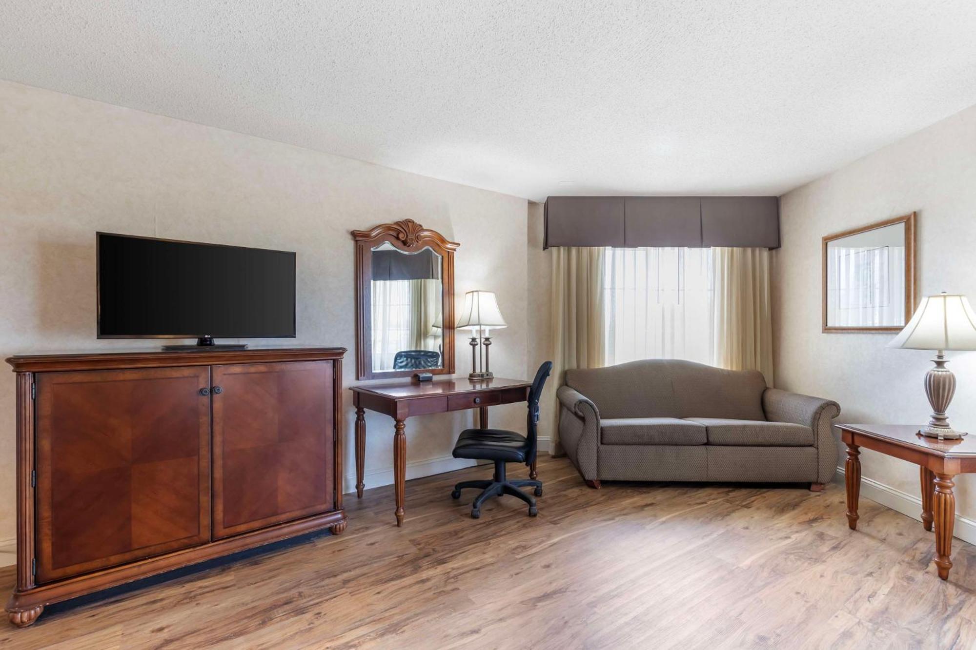 Best Western Plus Steeplegate Inn Davenport Exteriér fotografie