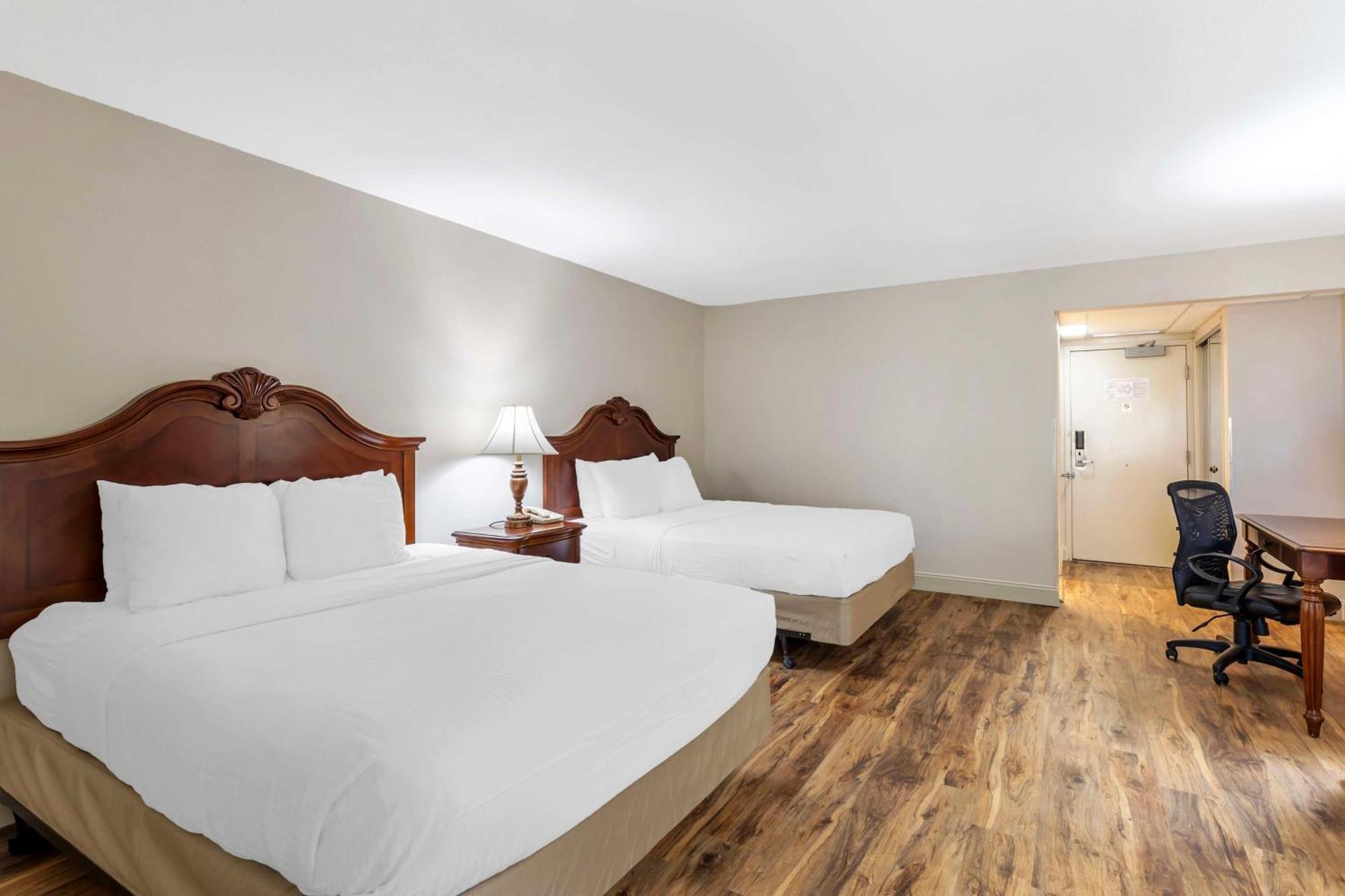 Best Western Plus Steeplegate Inn Davenport Exteriér fotografie