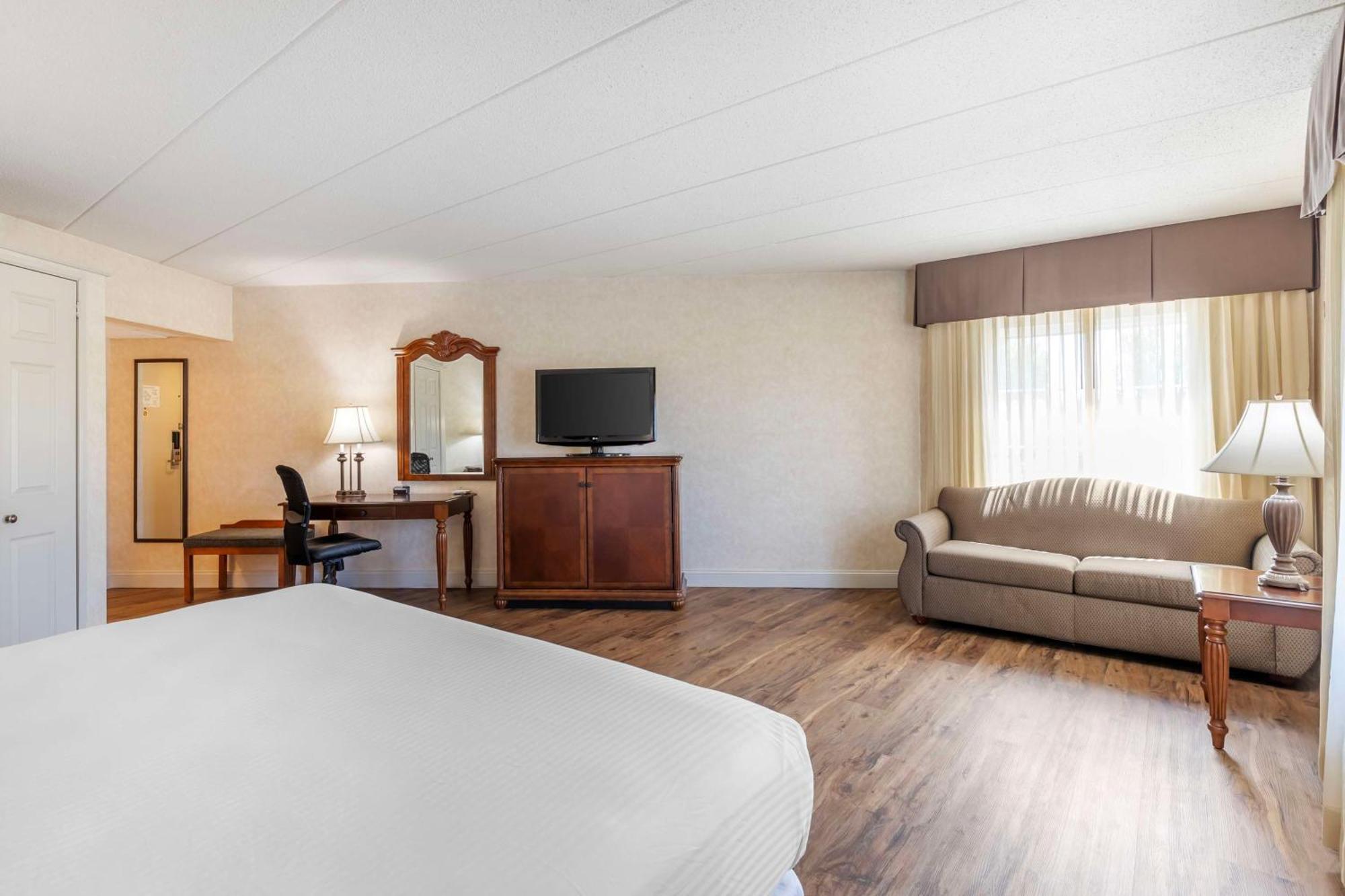 Best Western Plus Steeplegate Inn Davenport Exteriér fotografie