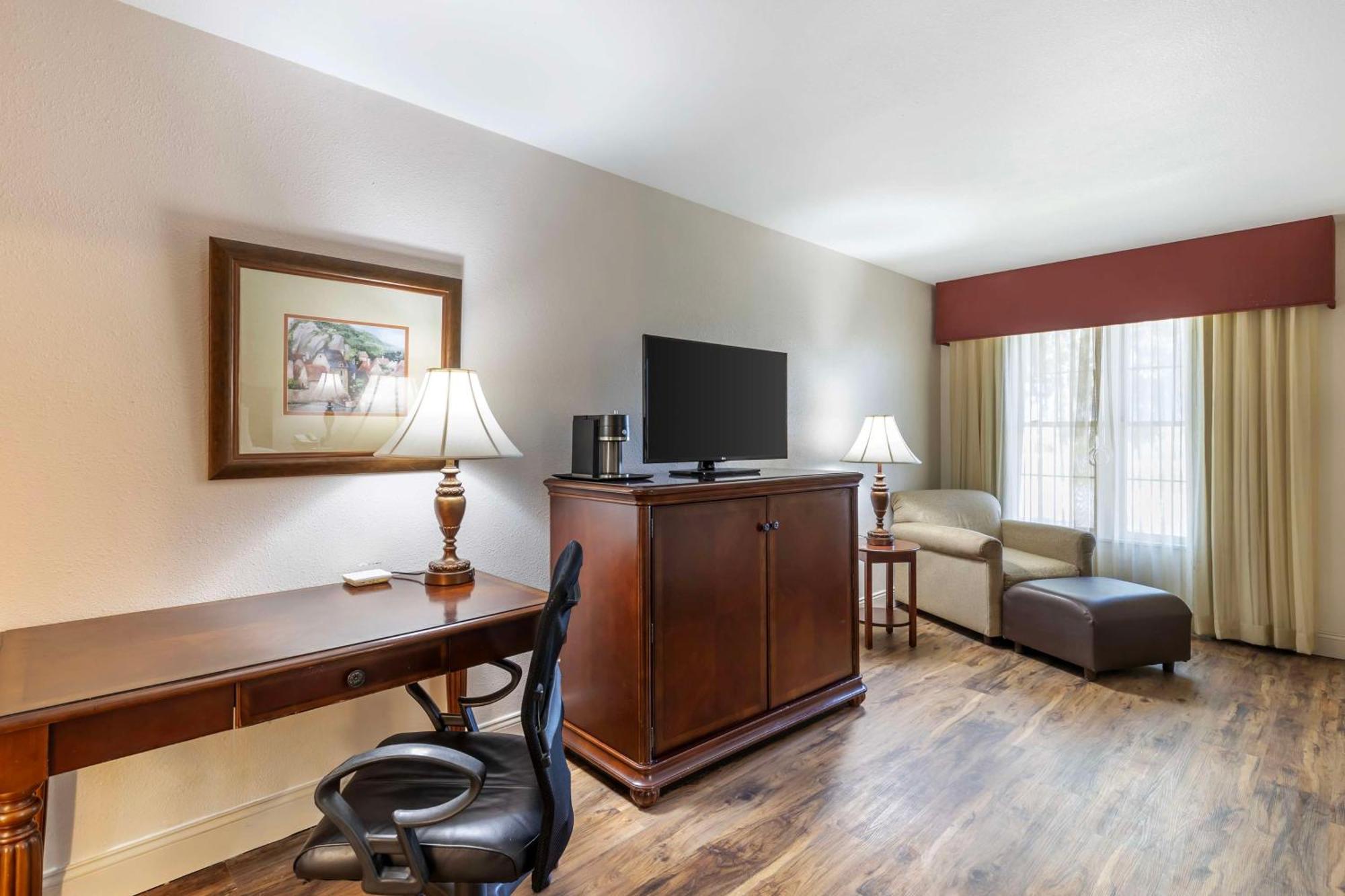 Best Western Plus Steeplegate Inn Davenport Exteriér fotografie