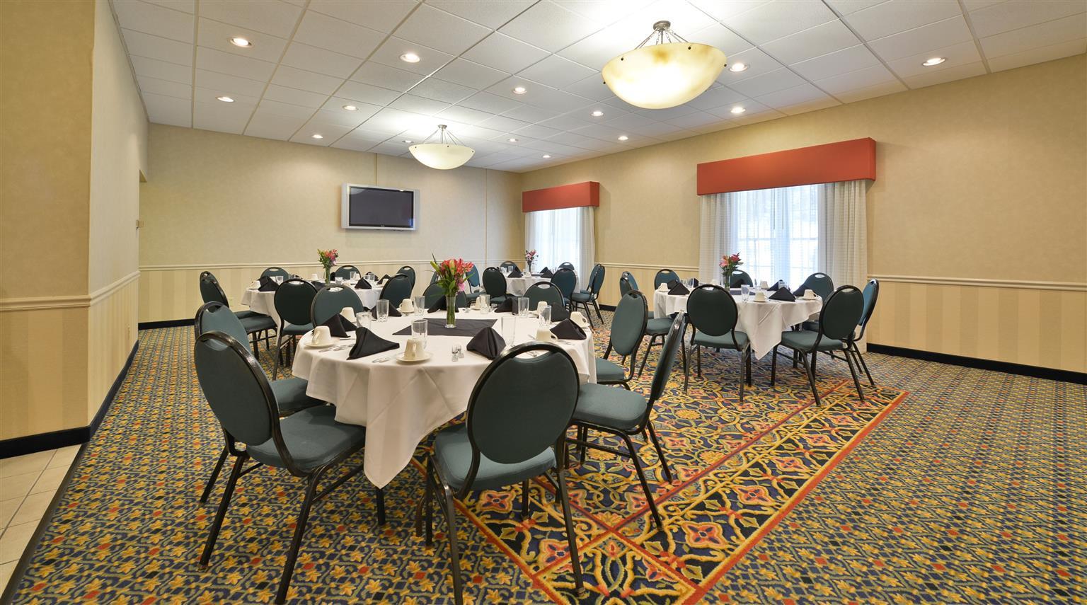 Best Western Plus Steeplegate Inn Davenport Exteriér fotografie